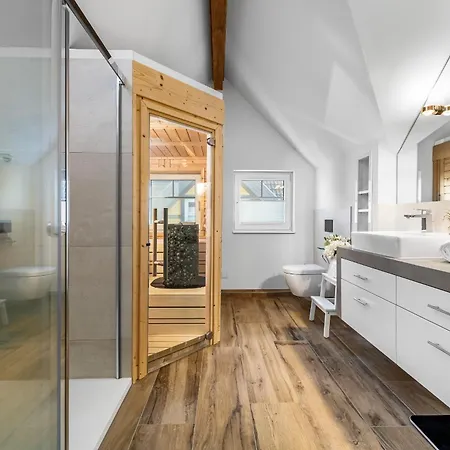 Bootshaus- Sauna, Steg, Meerblick, Kamin, Terrasse *