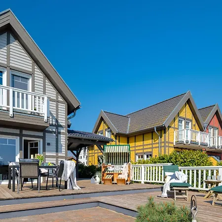 Bootshaus- Sauna, Steg, Meerblick, Kamin, Terrasse 別荘 オルペニッツ