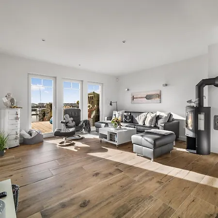 Bootshaus- Sauna, Steg, Meerblick, Kamin, Terrasse