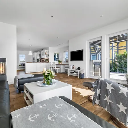 Bootshaus- Sauna, Steg, Meerblick, Kamin, Terrasse 別荘 オルペニッツ